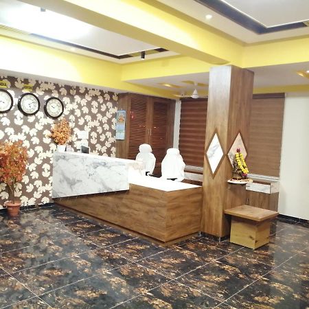 Hotel Golden City Vadodara Dış mekan fotoğraf