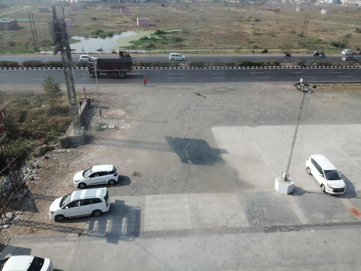 Hotel Golden City Vadodara Dış mekan fotoğraf