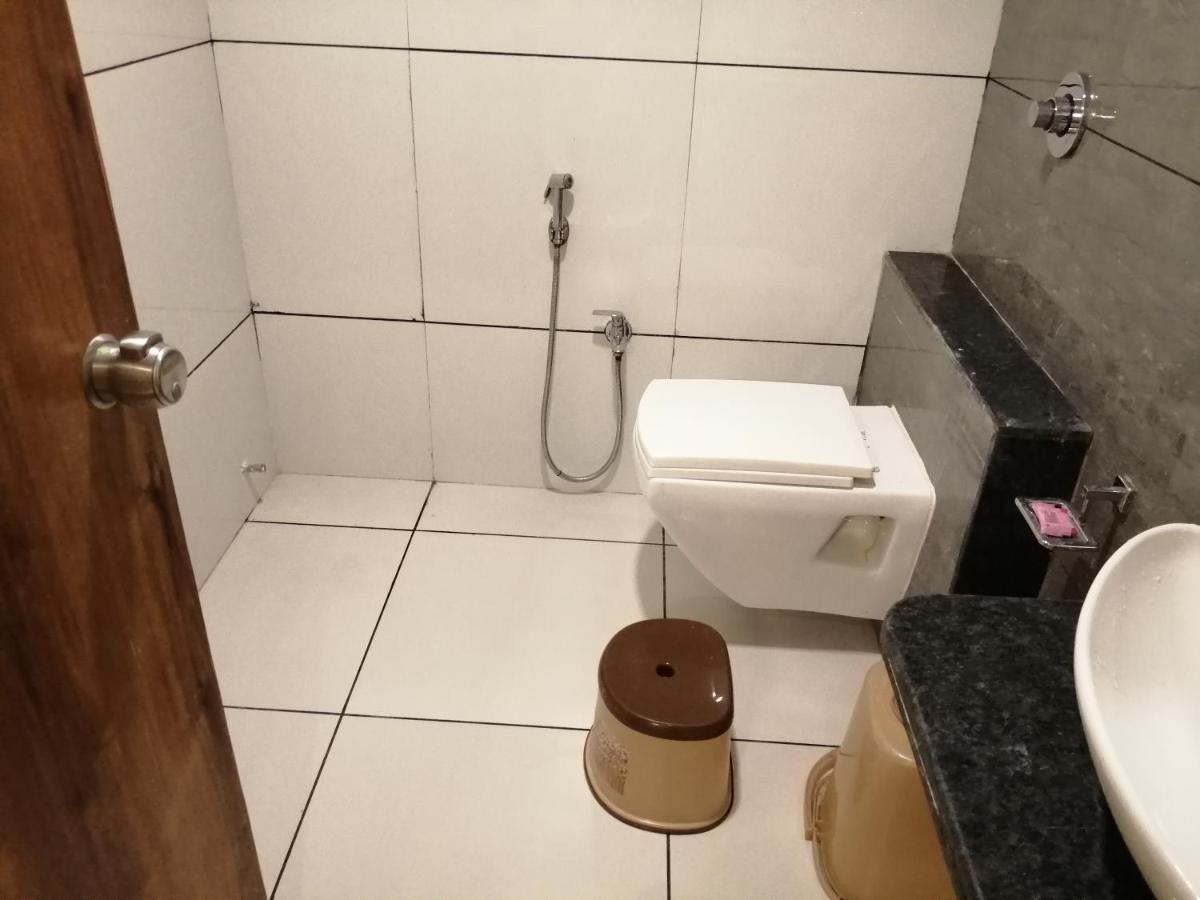 Hotel Golden City Vadodara Dış mekan fotoğraf
