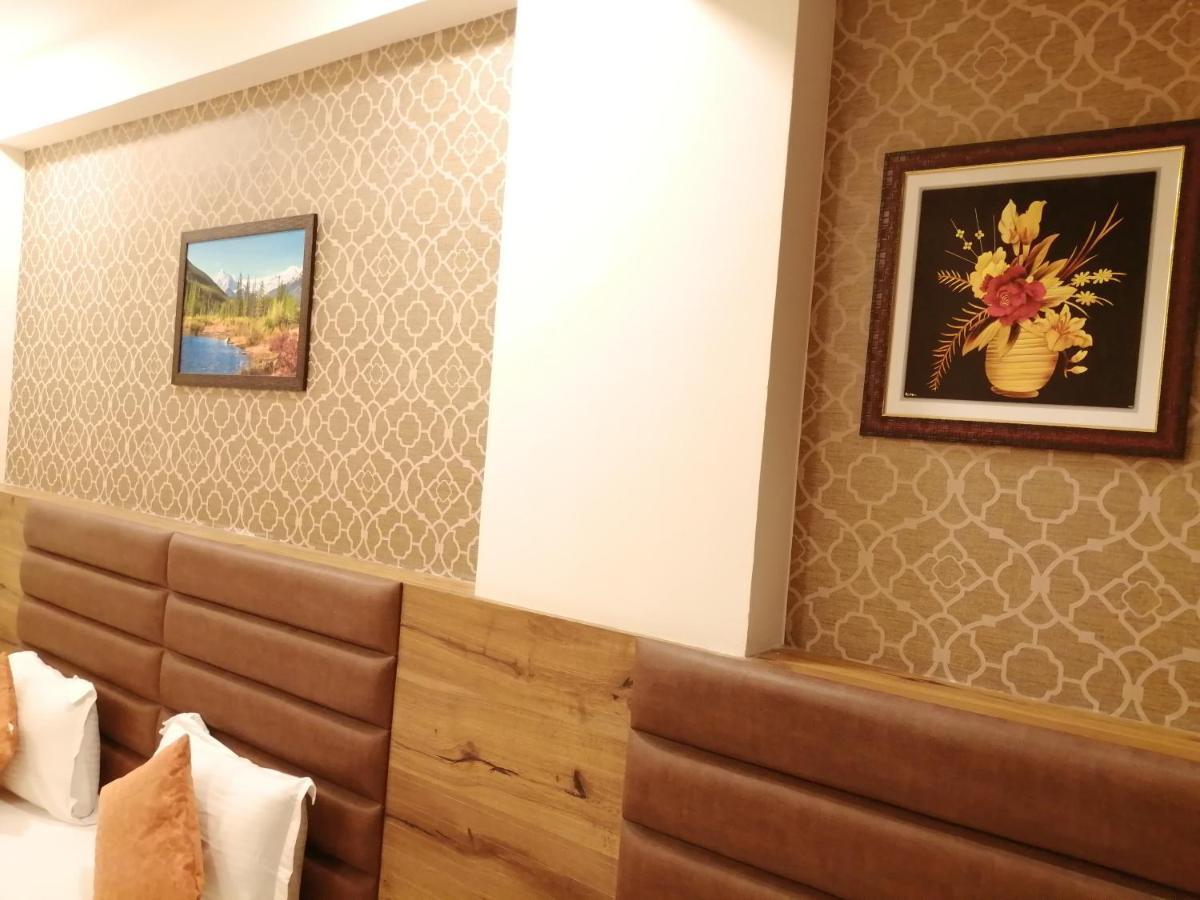 Hotel Golden City Vadodara Dış mekan fotoğraf