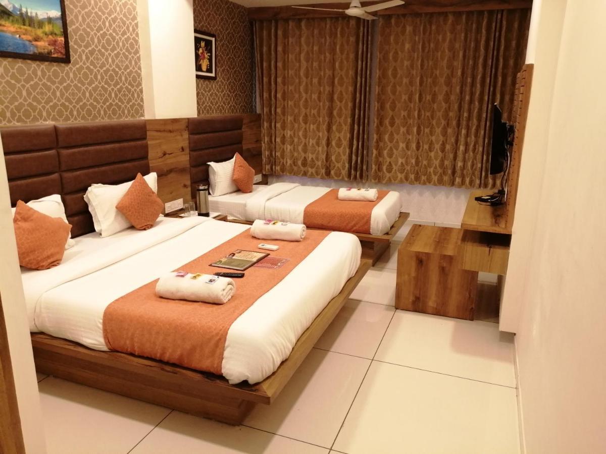 Hotel Golden City Vadodara Dış mekan fotoğraf
