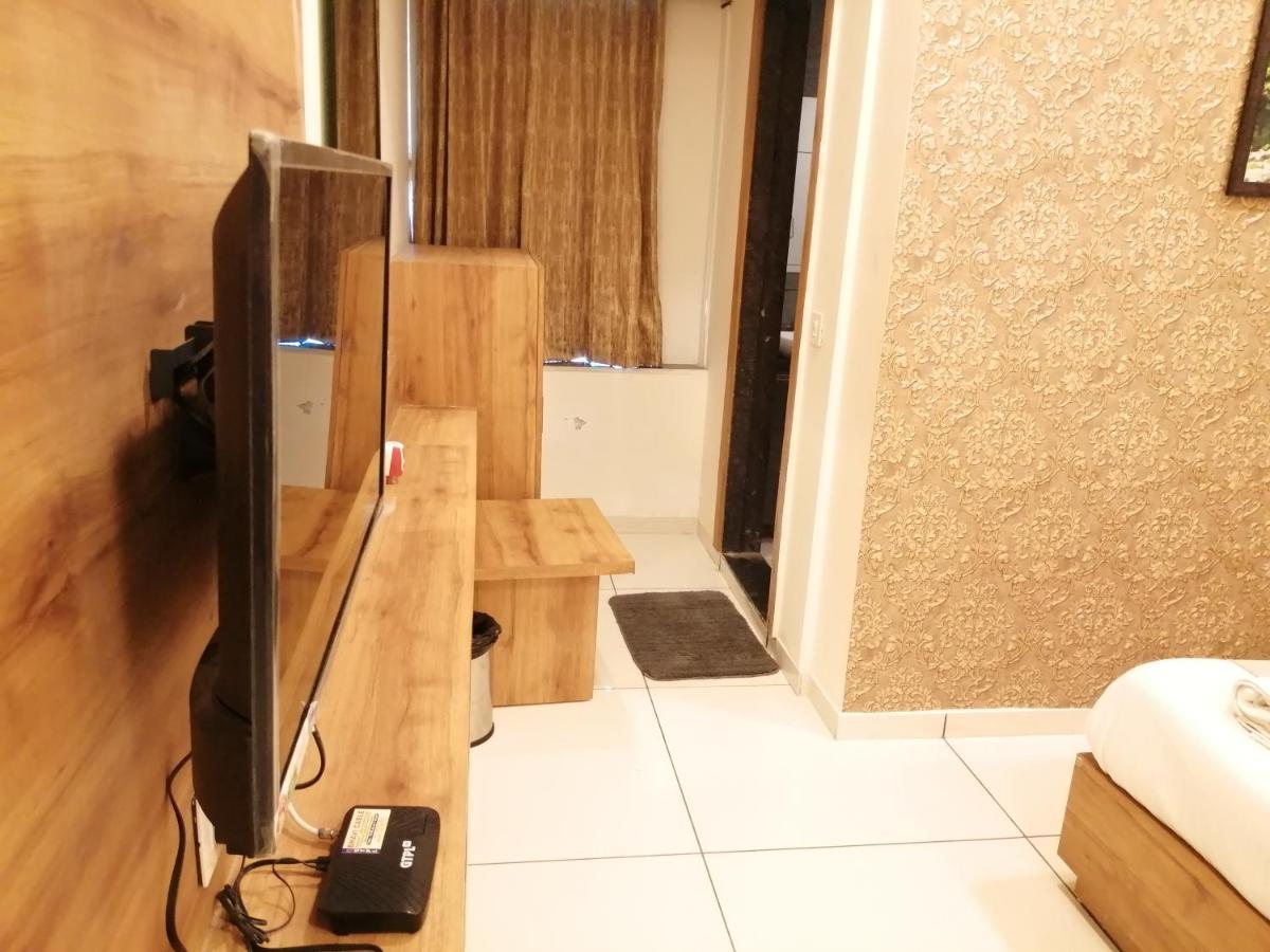 Hotel Golden City Vadodara Dış mekan fotoğraf