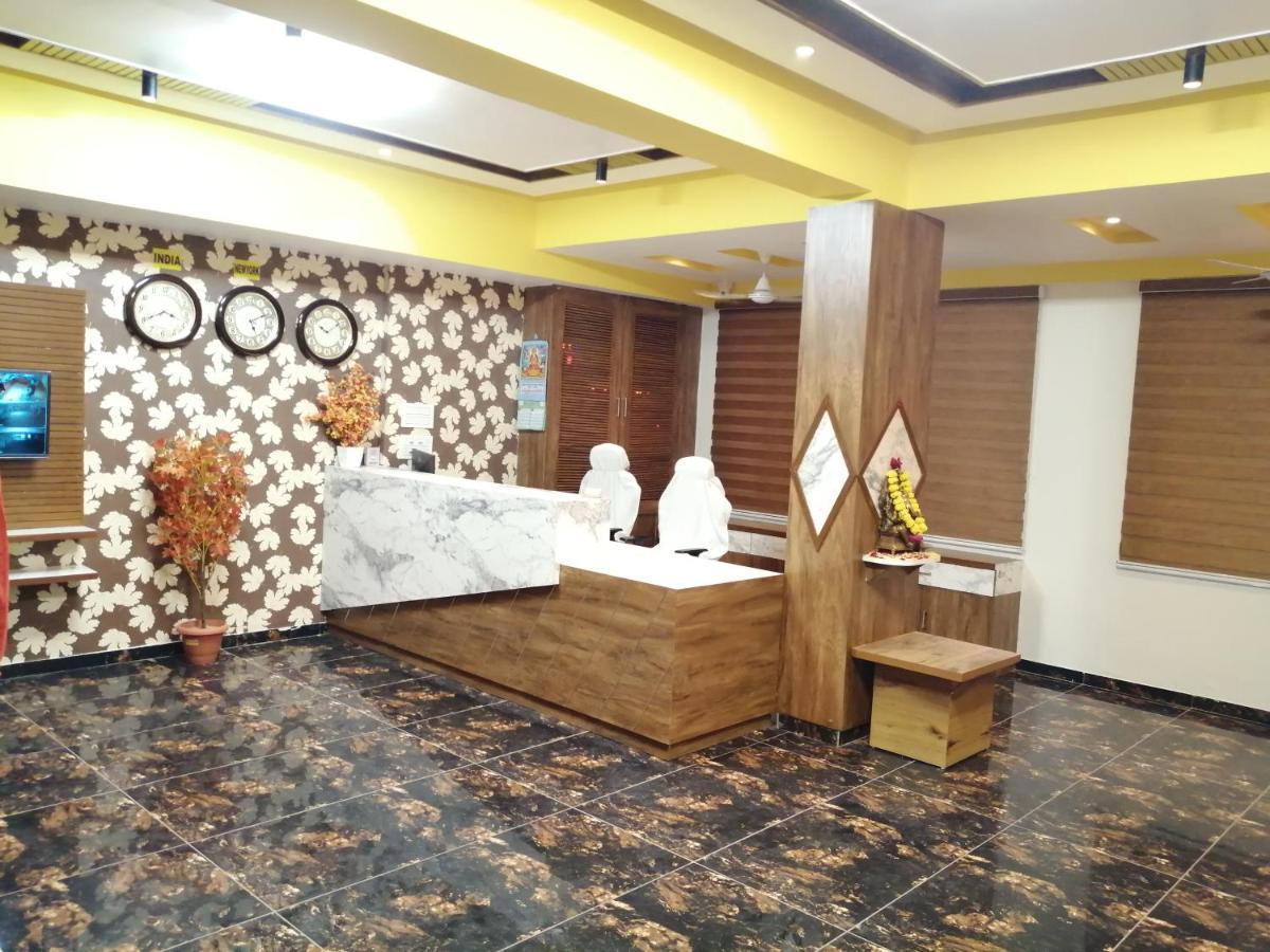 Hotel Golden City Vadodara Dış mekan fotoğraf